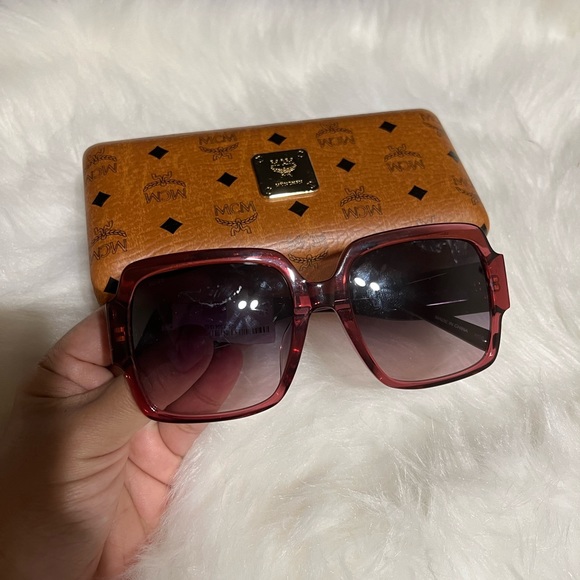 MCM Sunglasses - Picture 1 of 2